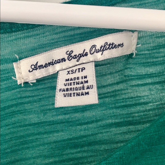 Barely worn AE teal top. Flowy and light - Picture 2 of 3