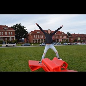 Meet your Posher, Laura