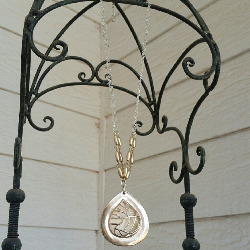 *sold* shell necklace