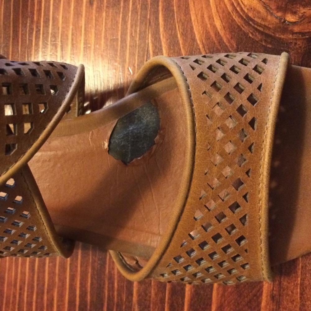 Picnic Sandals - Picture 2 of 4