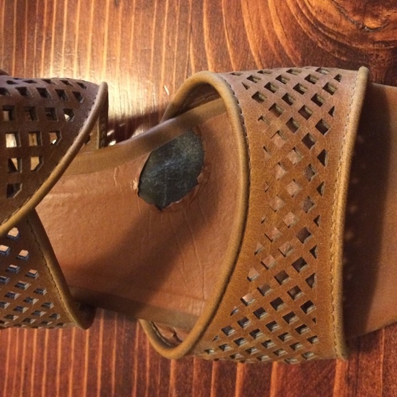 Picnic Sandals - Picture 2 of 4