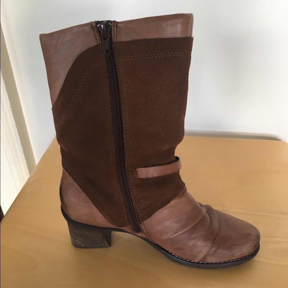 Chinook Mid-Calf leather boots by Earth