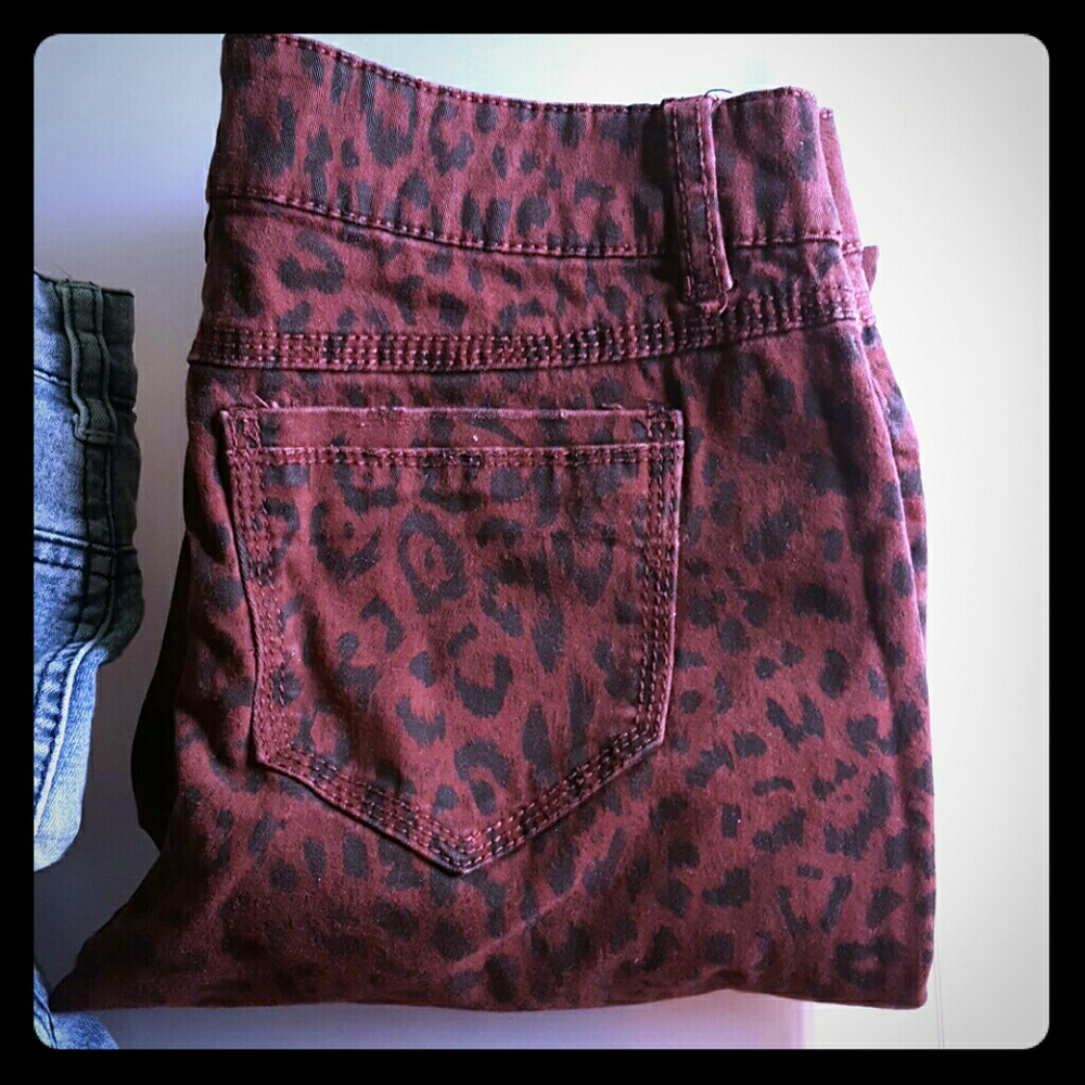 Straight legged animal print pants!!!