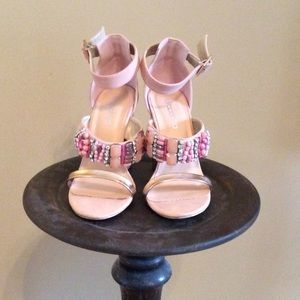 NWOT Boohoo Rose Gold Rhinestone Block Heels