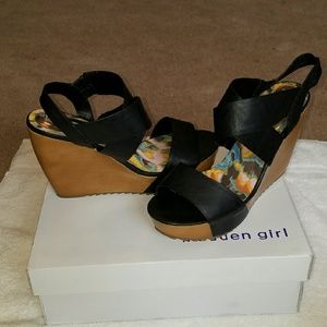 Black Madden Girl Sandals