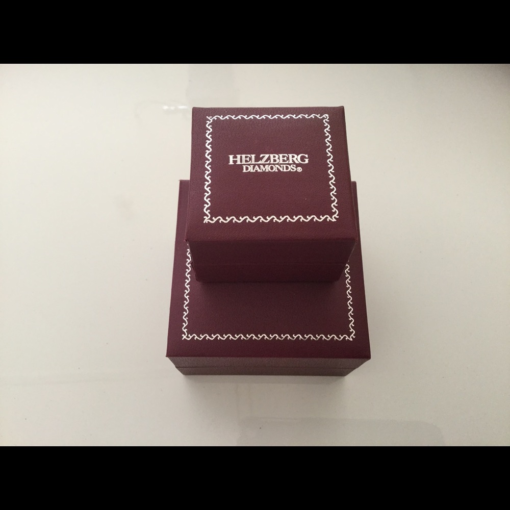 🎀 Blue and White Diamond Pendant and Earrings 🎀 - Picture 4 of 4