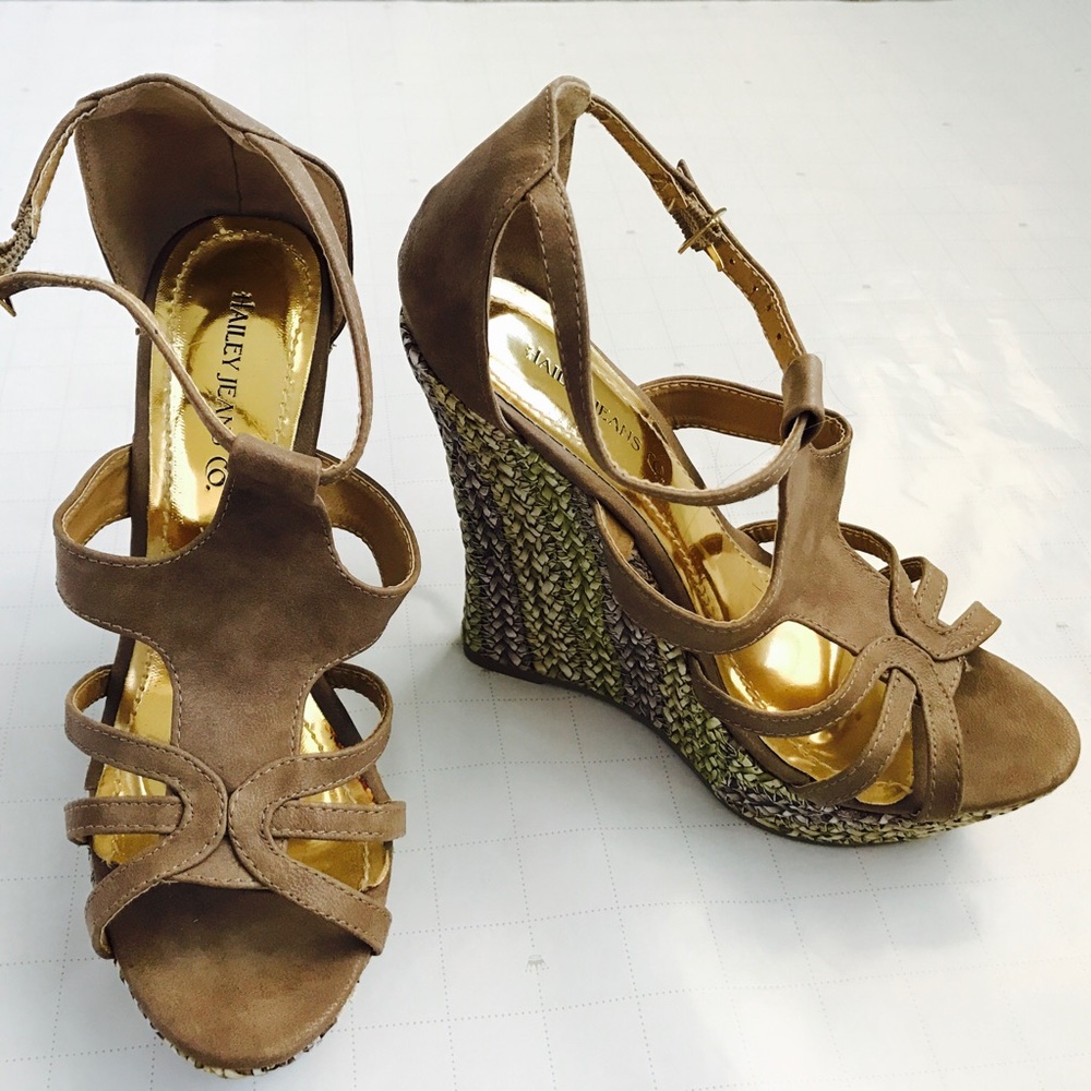 NWOT Wedge Sandals
