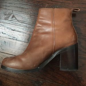 Gorgeous brown leather heeled boots