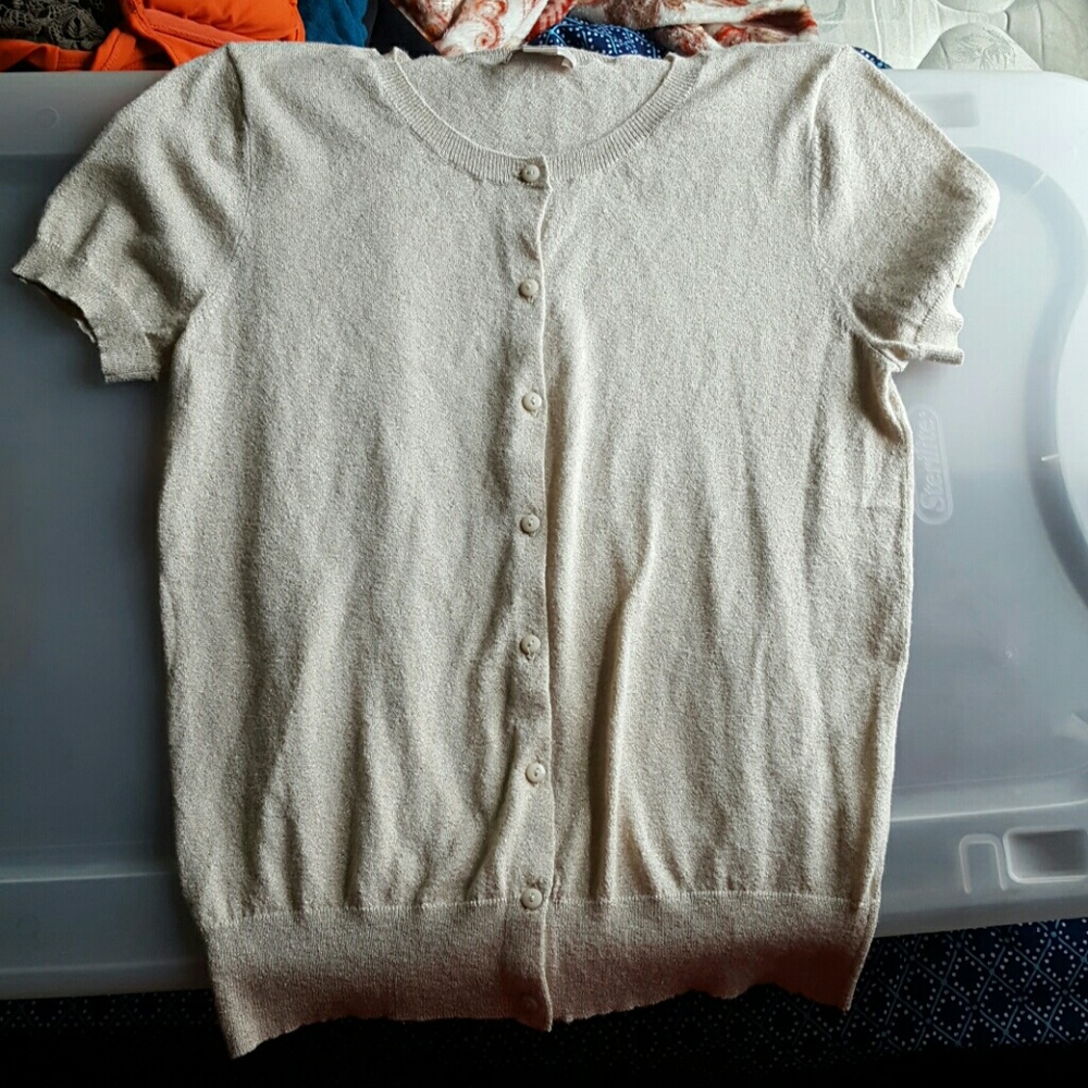 Nice simple short sleeve sweater!
