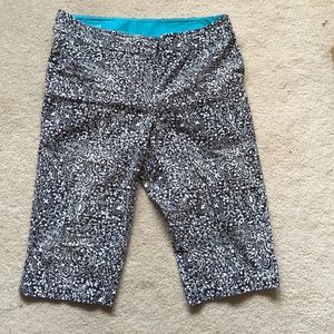 Ann Taylor patterned capris