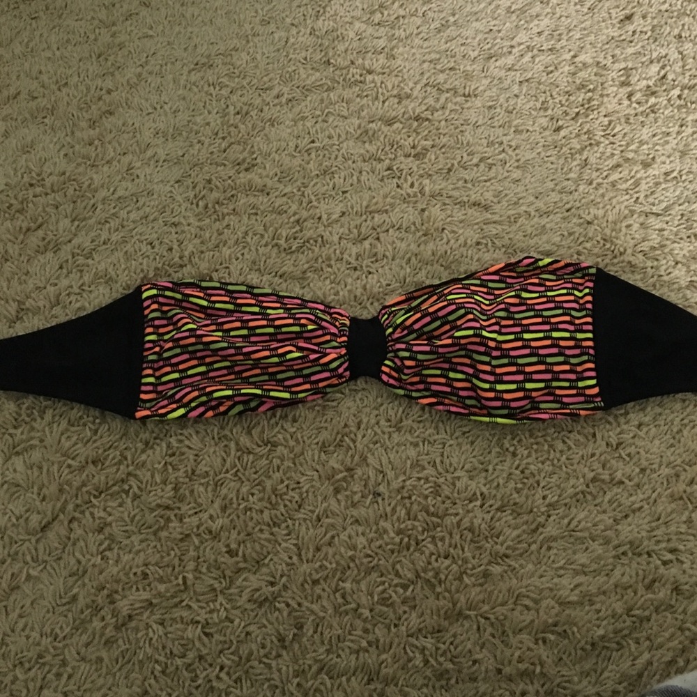 Printed tie bikini top