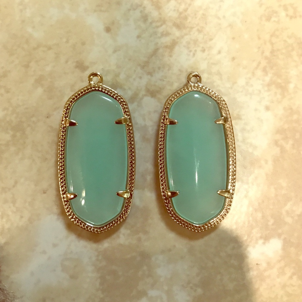 Kendra Scott Elle's w/ no hooks.