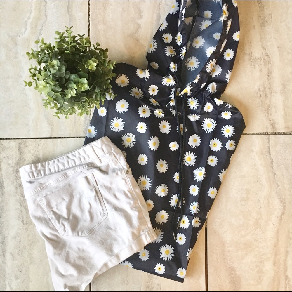 Daisy rain poncho