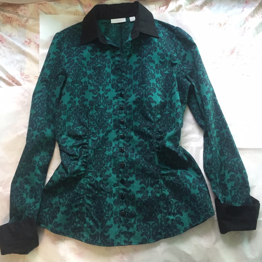 Dress shirt with light flare at bottom