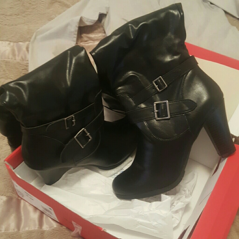 Boots  - New in box-  Style & Co. Black