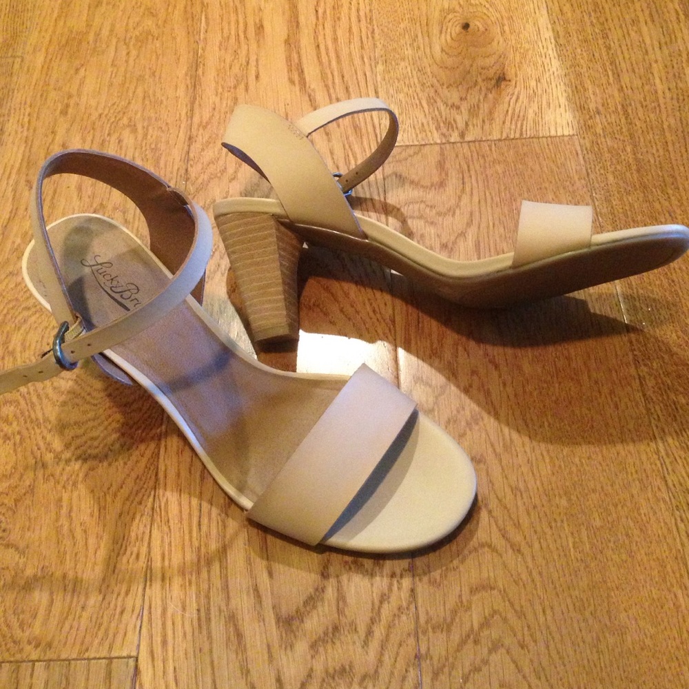 NWOT Lucky Brand Nude Heels