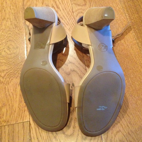 NWOT Lucky Brand Nude Heels - Picture 3 of 4