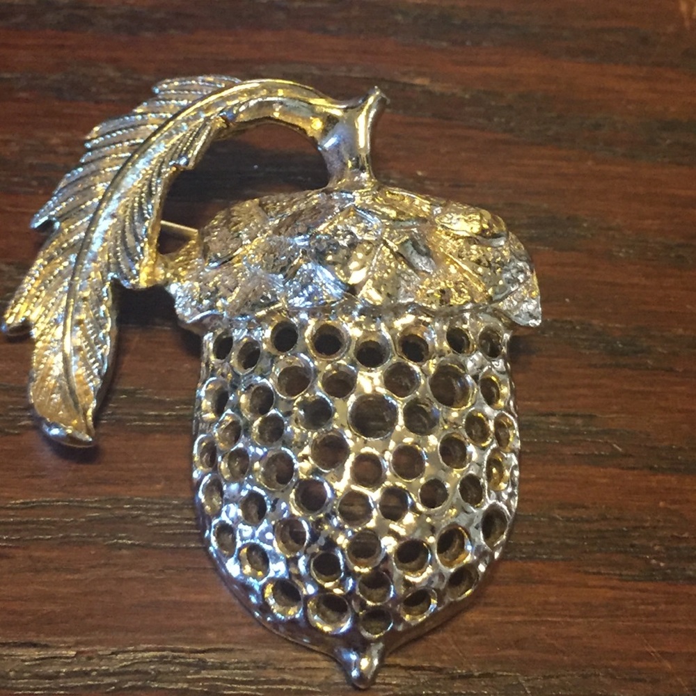 Vintage Sarah Coventry Brooch