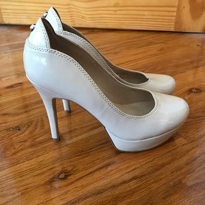 Guess nude platform pumps