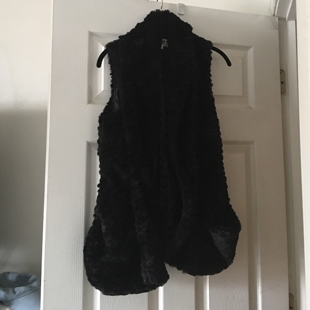 Jolt sleeveless faux fur jacket / vest