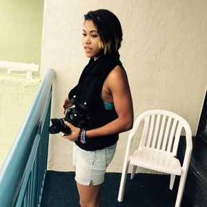 Meet your Posher, Esha