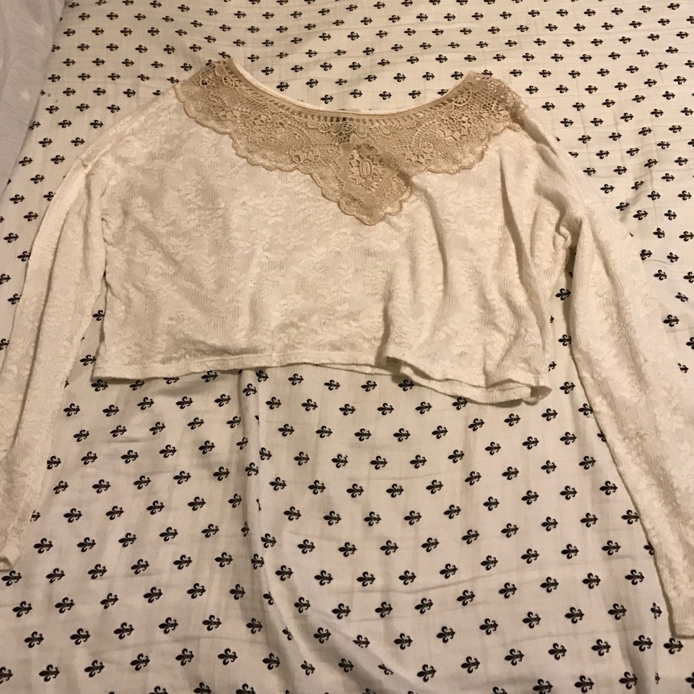 Long sleeve cropped shirt