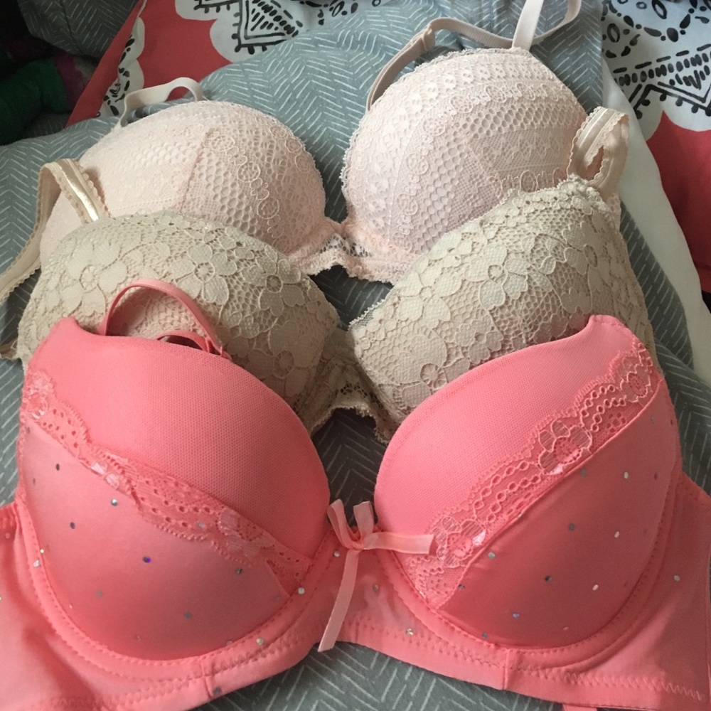 SOLD ✅ H&M push up bra