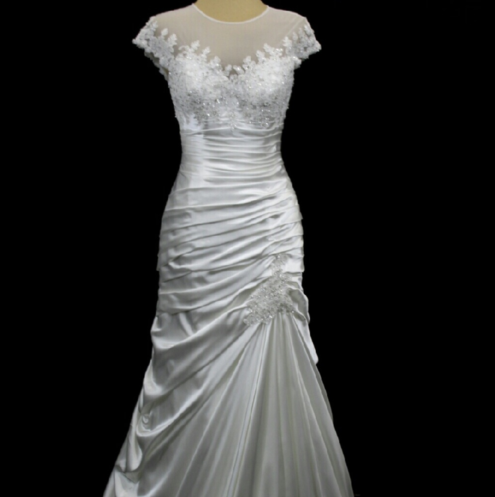 Maggie Sottero sample wedding dress