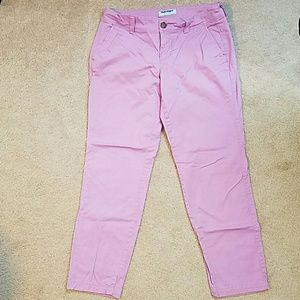 Old Navy khaki like crop pants