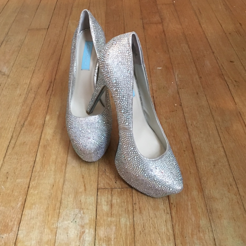 NEW Blue by Betsey Johnson Wish Platform Pump