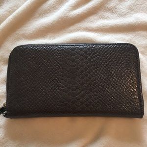 Thirty-One All About the Benjamins wallet.