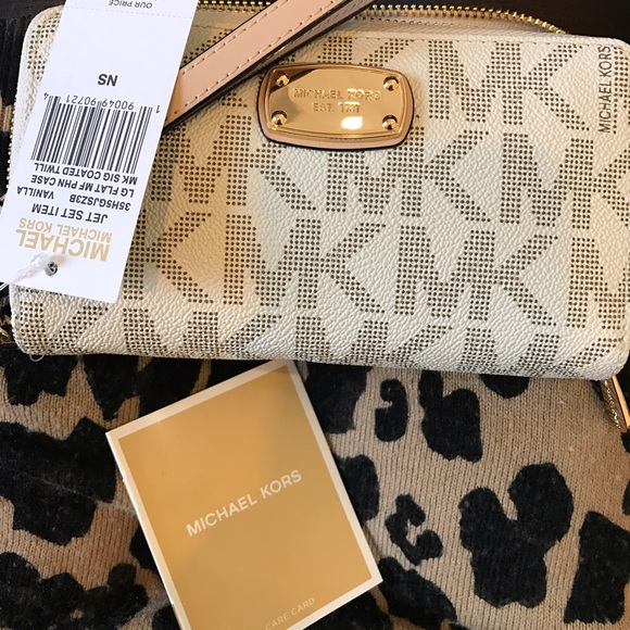 NWT Michael Kors Wallet Wristlet - Picture 1 of 3