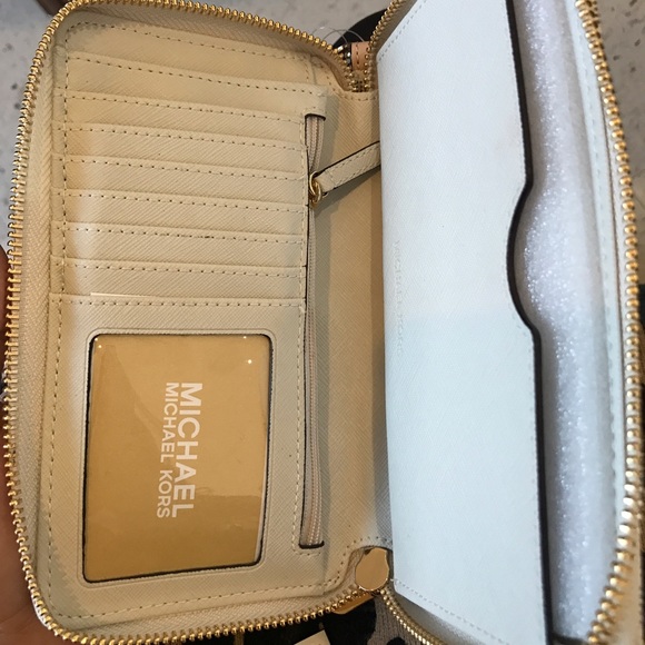 NWT Michael Kors Wallet Wristlet - Picture 2 of 3
