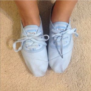 Toms Lace up flats
