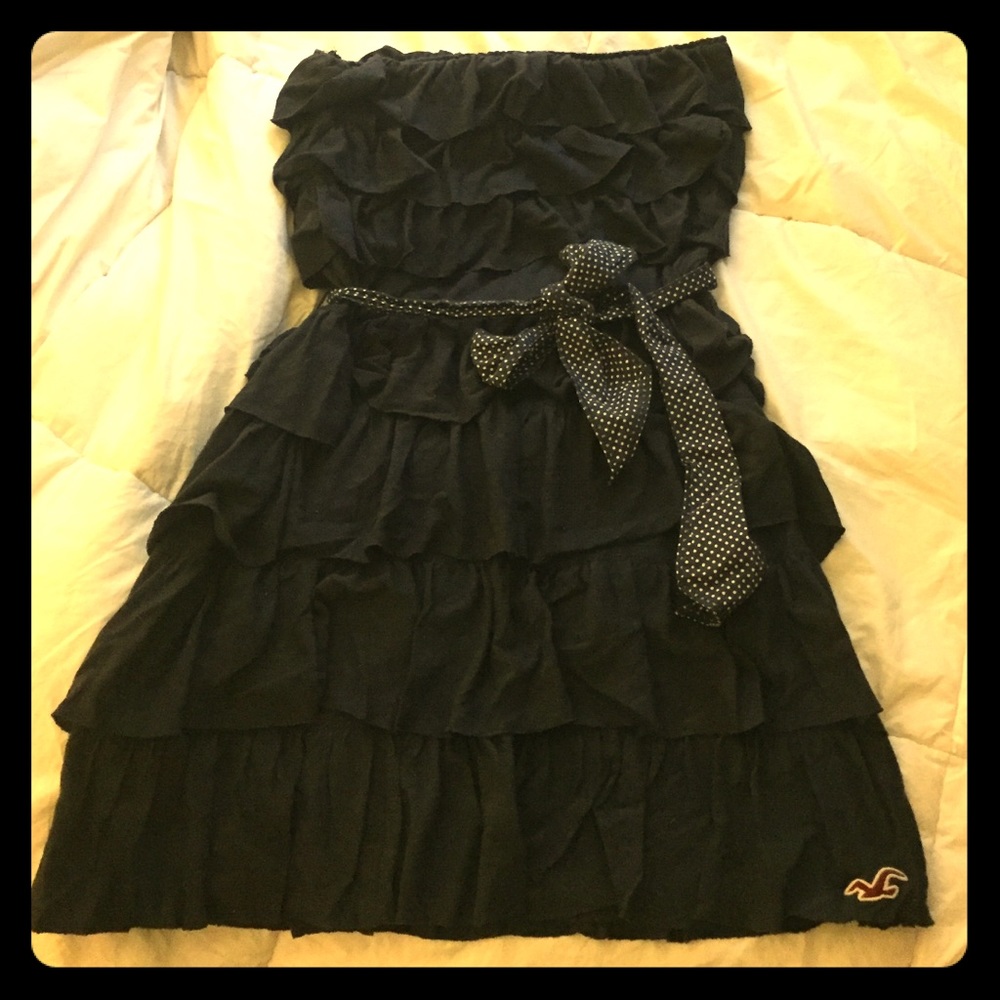 💙 Hollister strapless ruffle dress