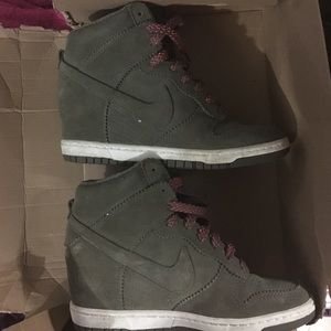 Wmns dunk shy hi wedge green
