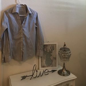 Fitter woman's dress shirt🌼