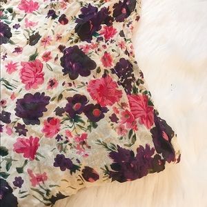 Like new! Floral Rayon Scarf