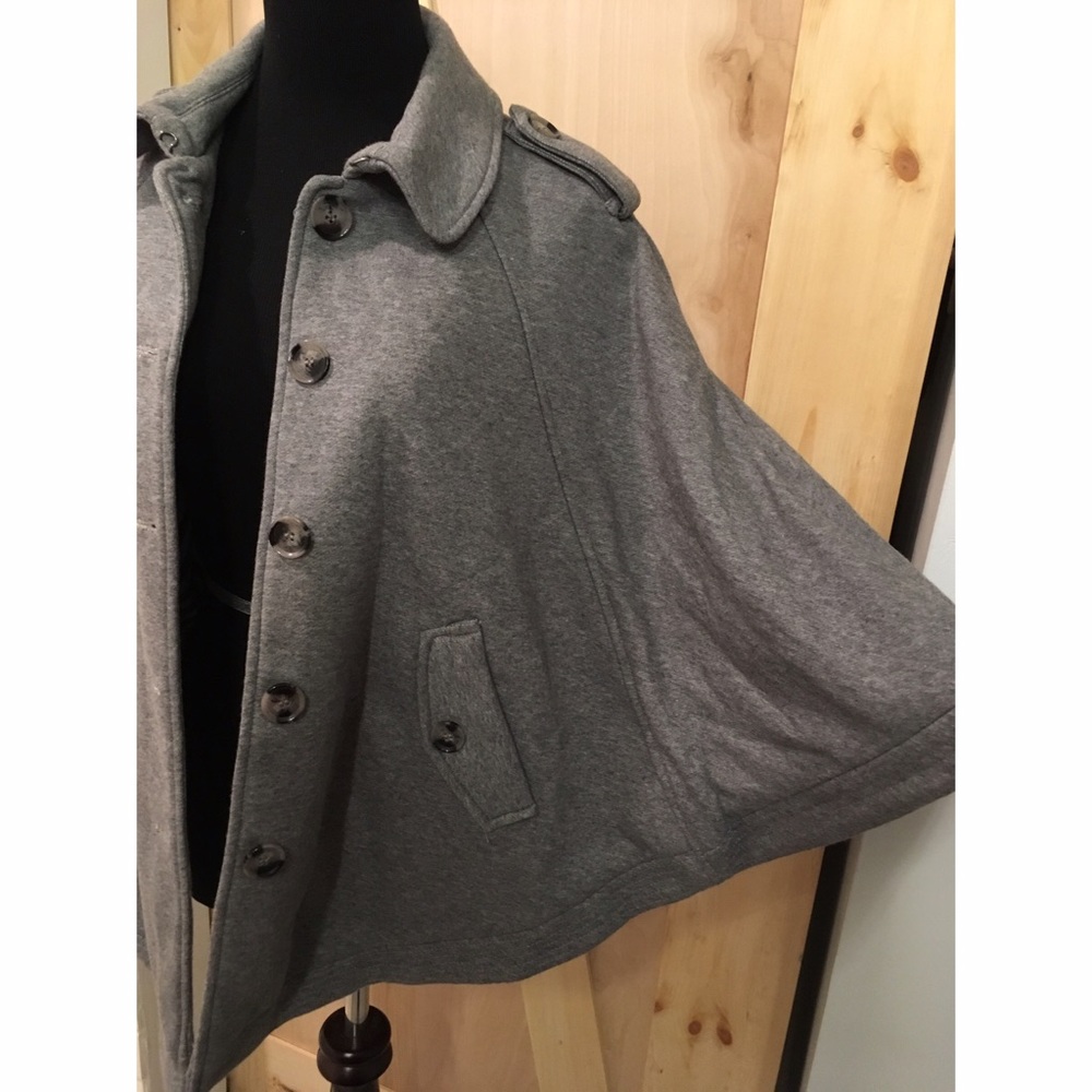 Cape jacket - Picture 2 of 5