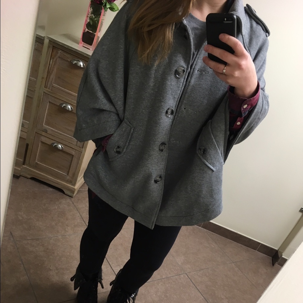 Cape jacket - Picture 4 of 5