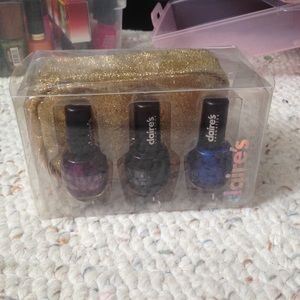 FREE IN BUNDLE | Claire's nail polish set with bag