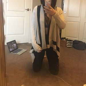 Fabulous BANANA REPUBLIC CARDI