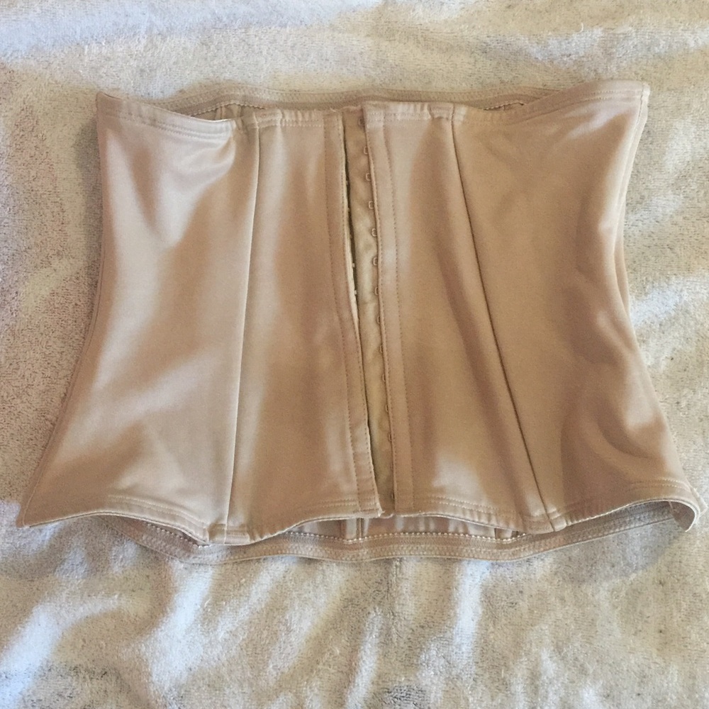 Waist trainer.