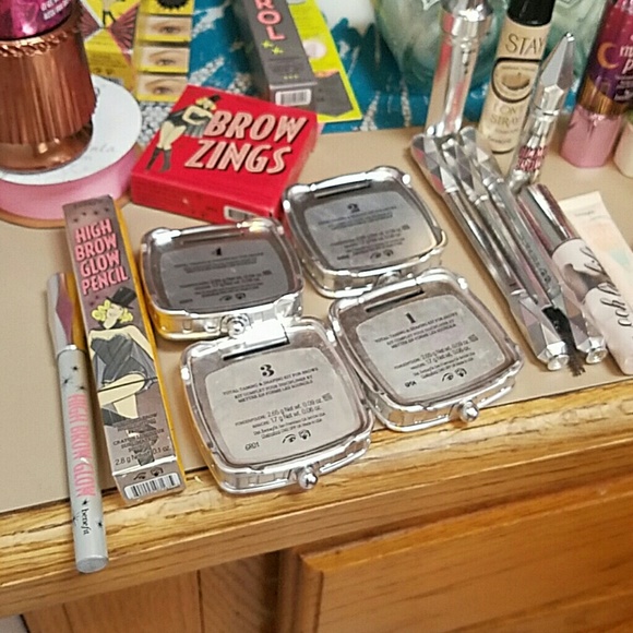 Benefit makeup sale - Picture 2 of 4
