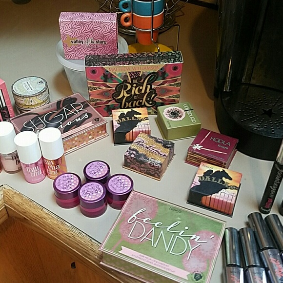 Benefit makeup sale - Picture 3 of 4