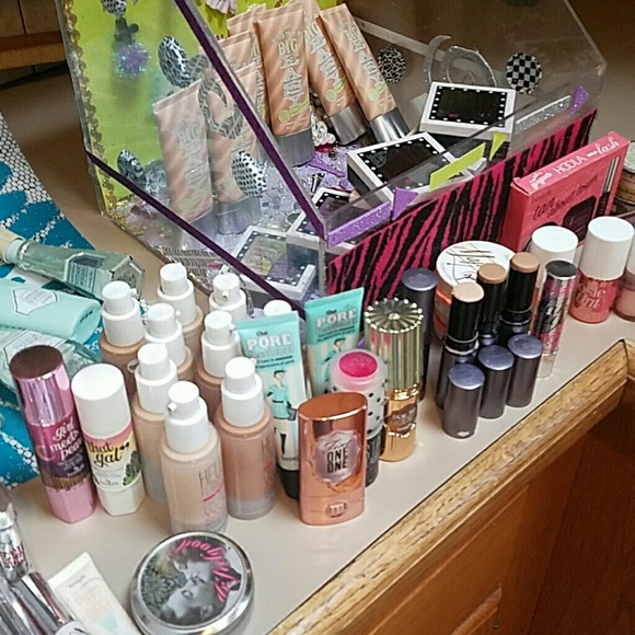 Benefit makeup sale - Picture 4 of 4