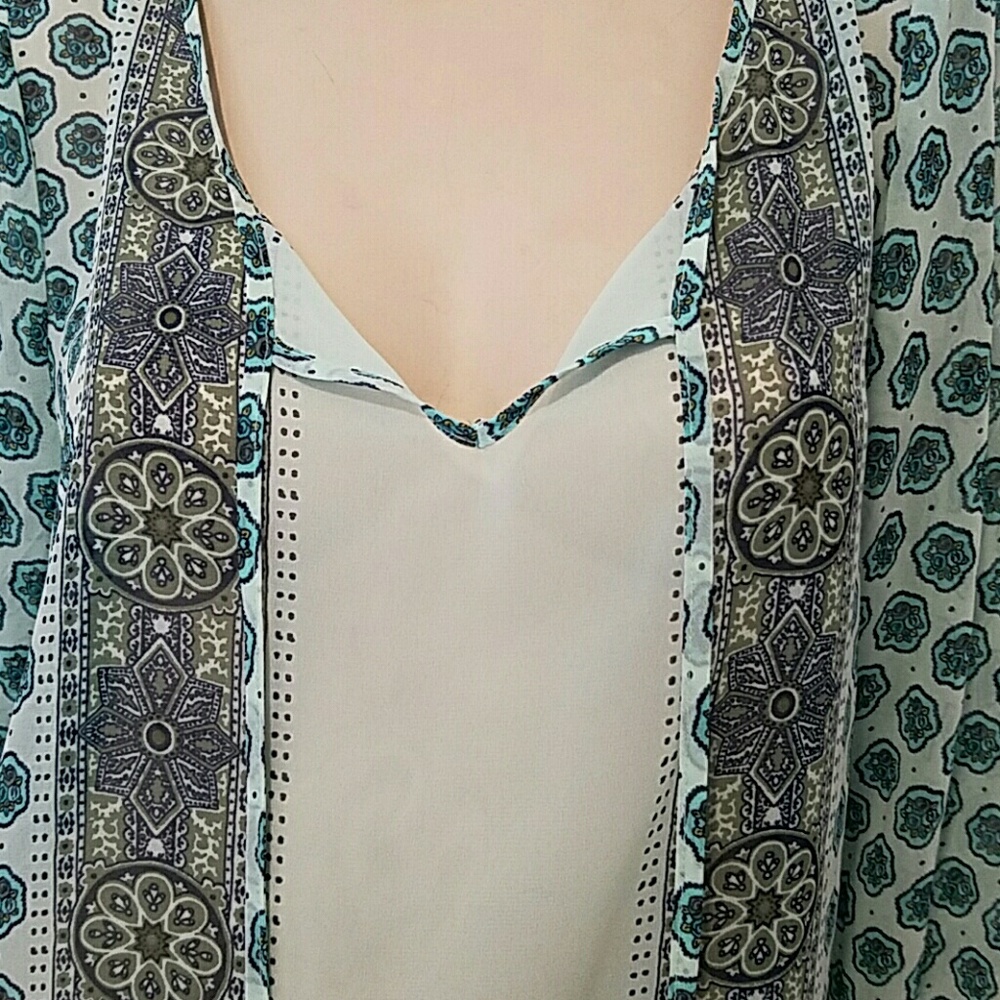 Old Navy Green print top - Picture 2 of 3