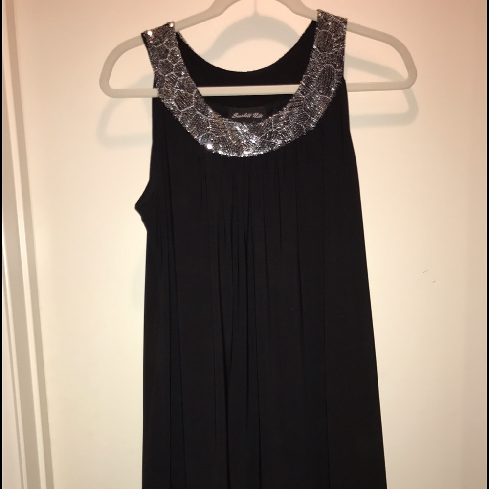 Women's 8 Sequined trimmed cocktail dress