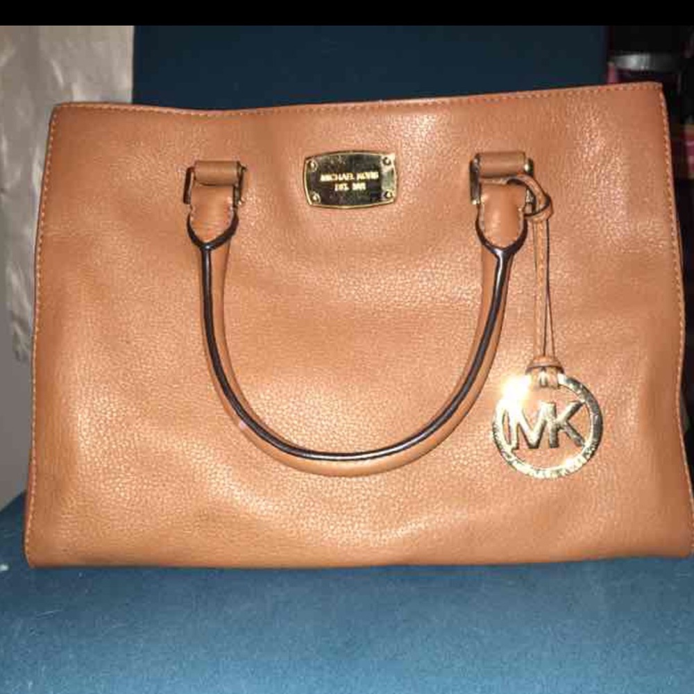 Small Michael Kors travel - Picture 1 of 4