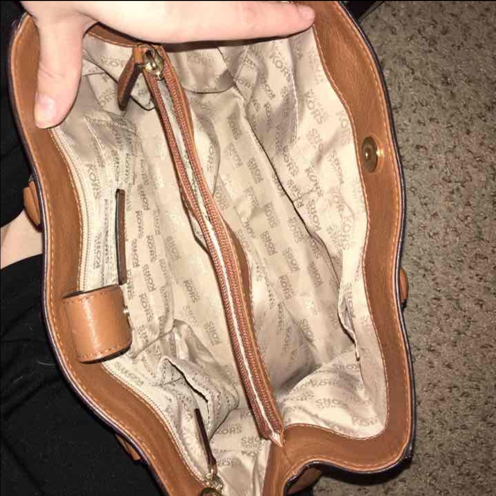 Small Michael Kors travel - Picture 2 of 4